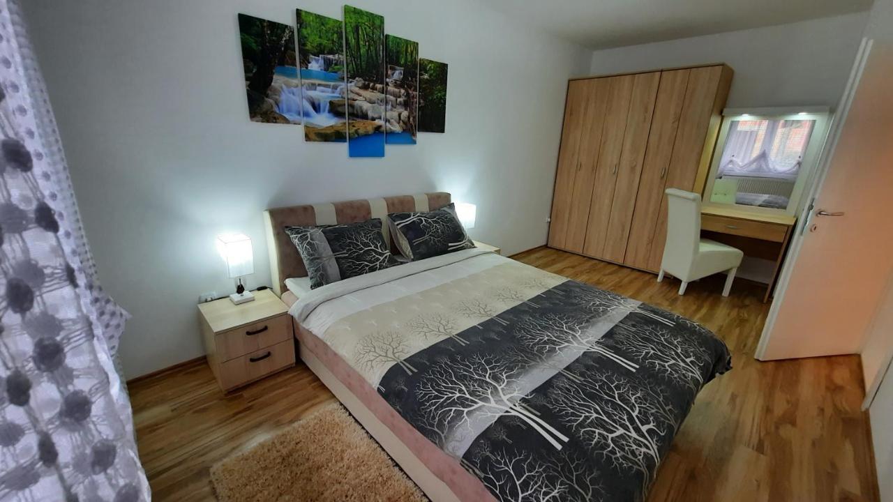 Exclusive Apartment Парачин Екстериор снимка