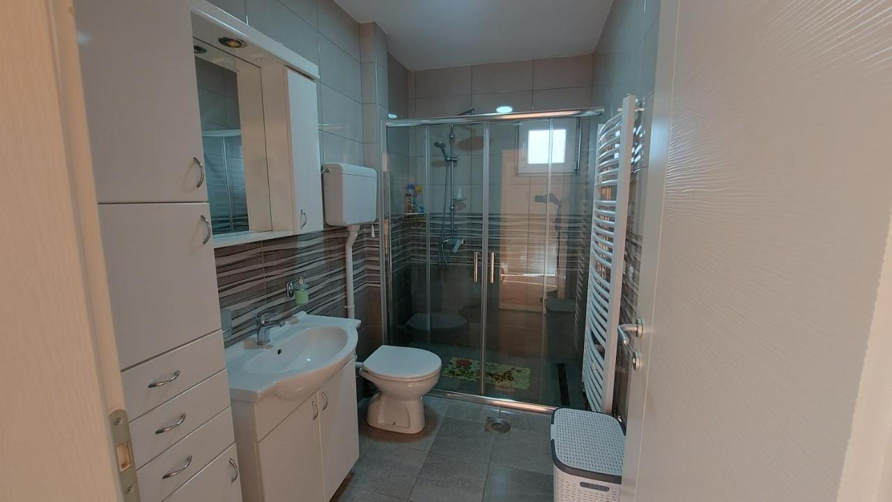 Exclusive Apartment Парачин Екстериор снимка