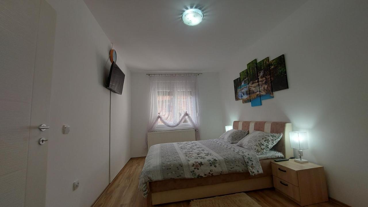 Exclusive Apartment Парачин Екстериор снимка