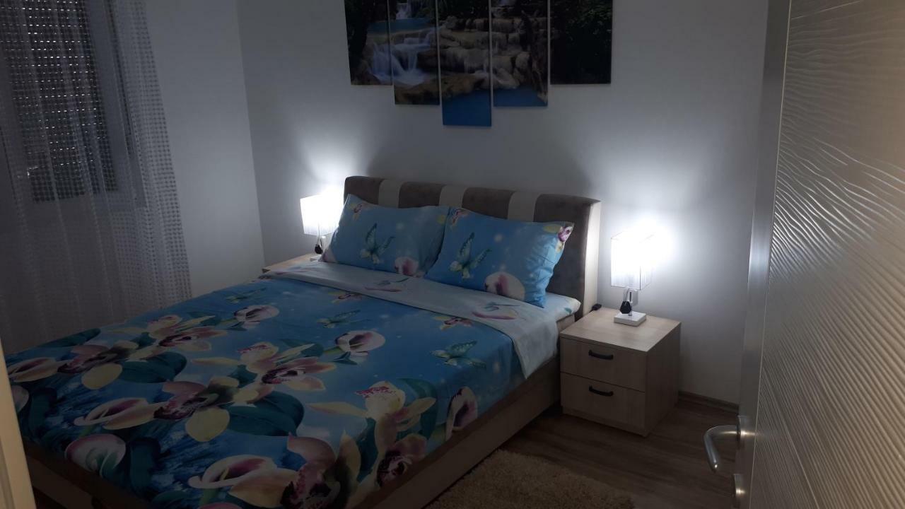Exclusive Apartment Парачин Екстериор снимка