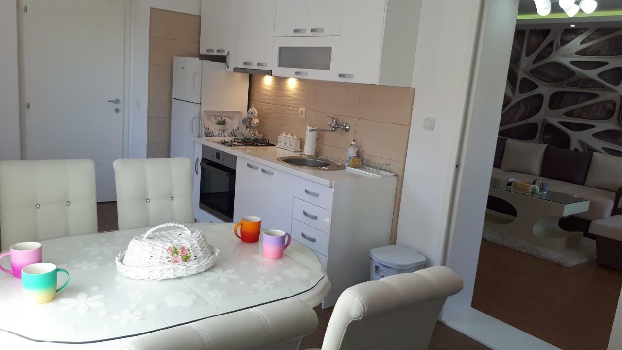 Exclusive Apartment Парачин Екстериор снимка