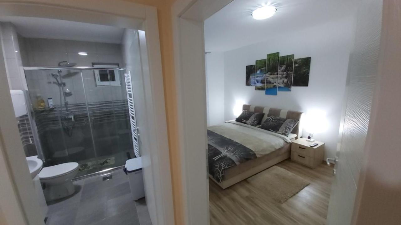 Exclusive Apartment Парачин Екстериор снимка