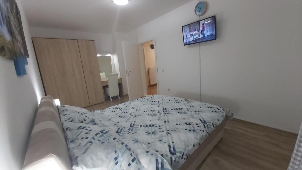 Exclusive Apartment Парачин Екстериор снимка