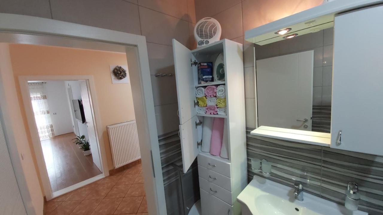 Exclusive Apartment Парачин Екстериор снимка